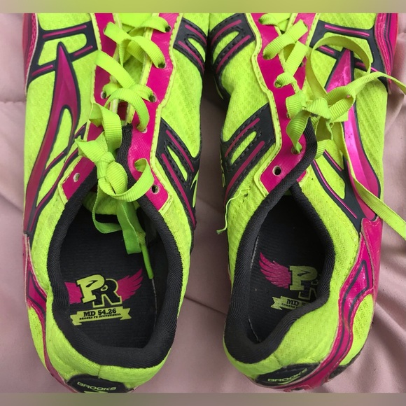 Brooks PR Series Neon Green and Pink Mid Distance Running Spikes - 9.5 - Picture 9 of 14